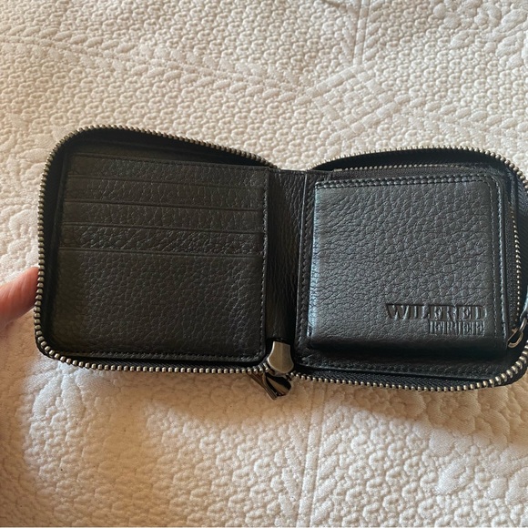 Wilfred free black pebbled leather wallet. EUC - Picture 3 of 9